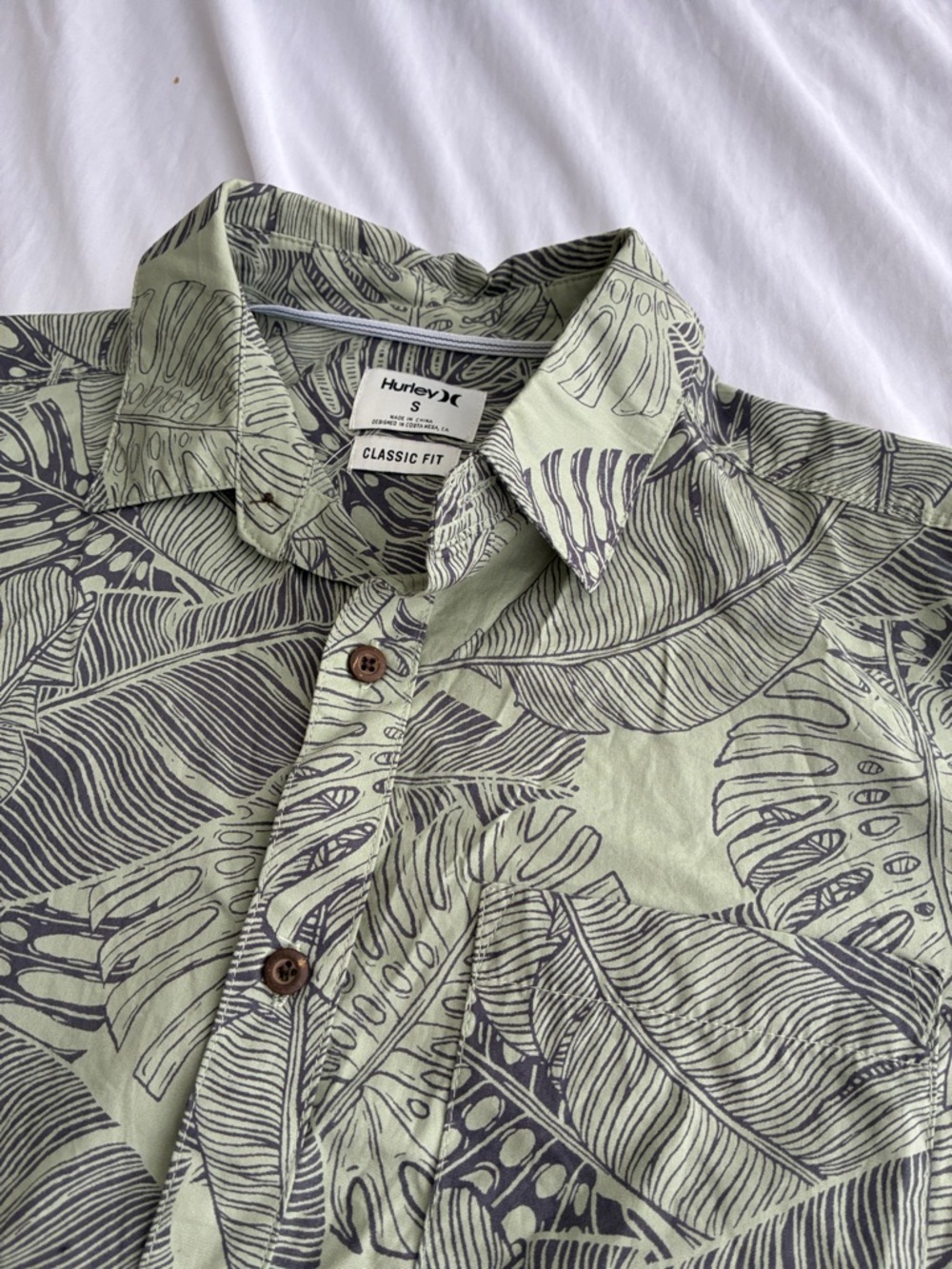 Hurley Men’s Button-Down Shirt - Picture 2 of 3